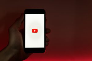 Geld verdienen met YouTube zonder eigen videos & gezicht te laten zien